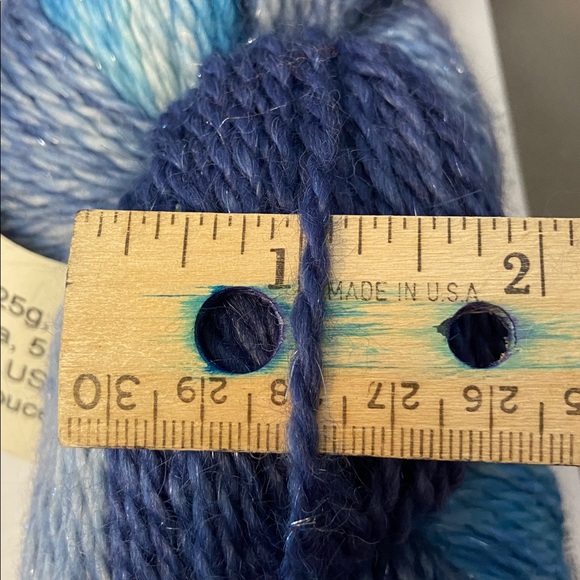 FLAT ROCK YARNS  Hand-dyed Gloucester, MA  #23 Just Keep Swimming  BUNDLE of 3 - Picture 3 of 7